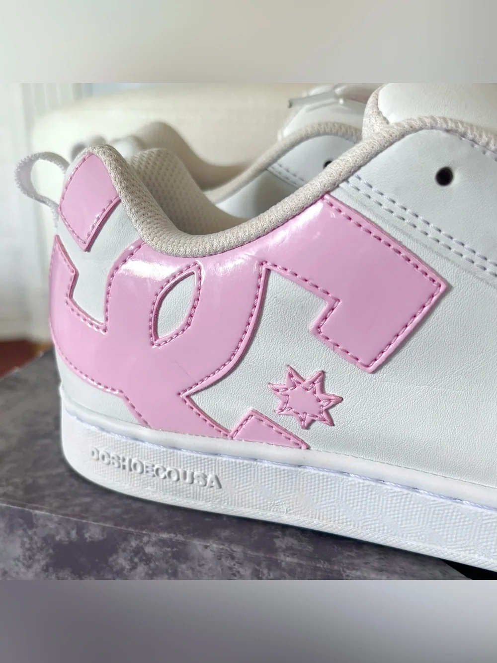 DC Shoes Court Graffik White Pink Patent Leather Size 9 Chunky Skate Sneakers